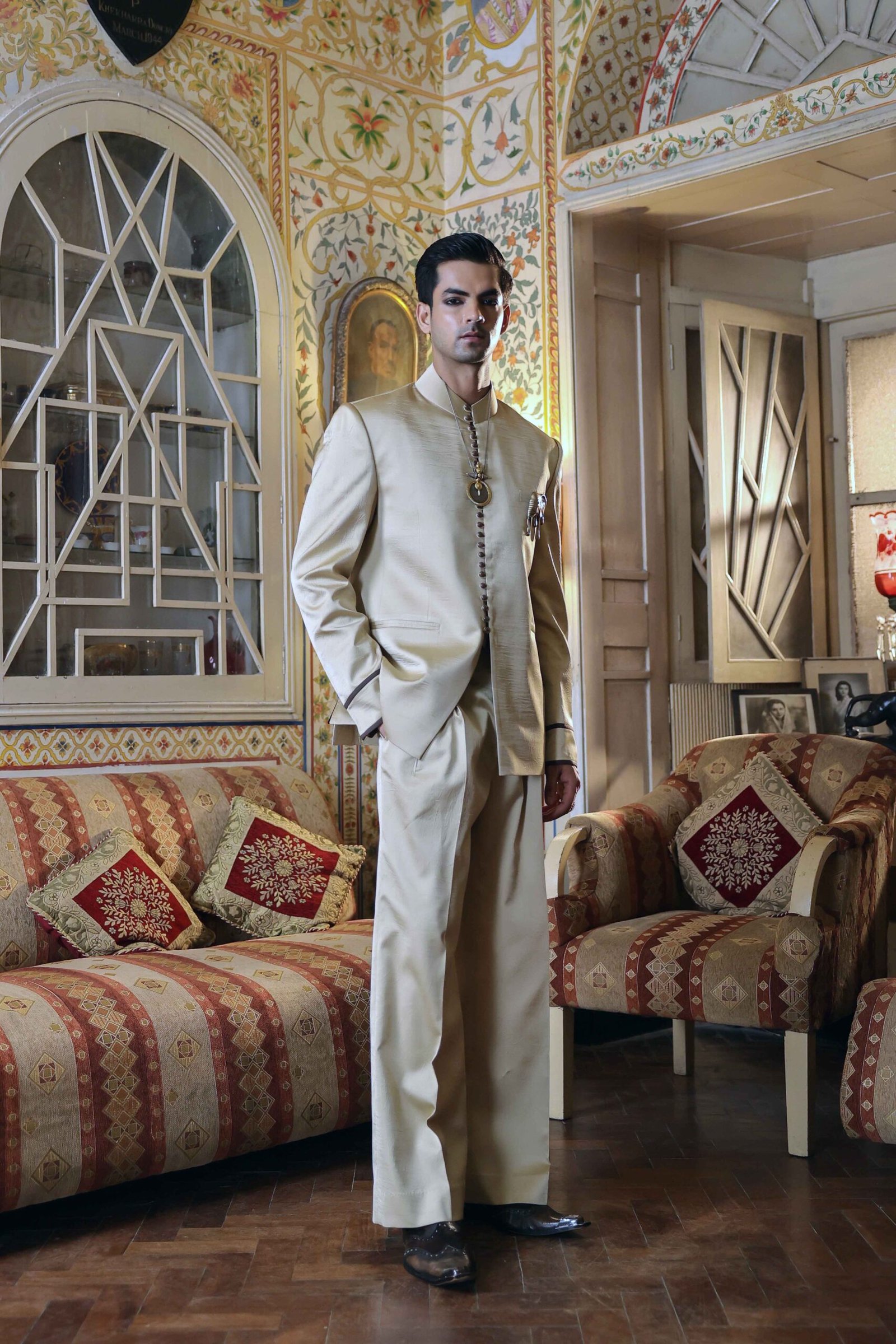 The sang gold jacket set