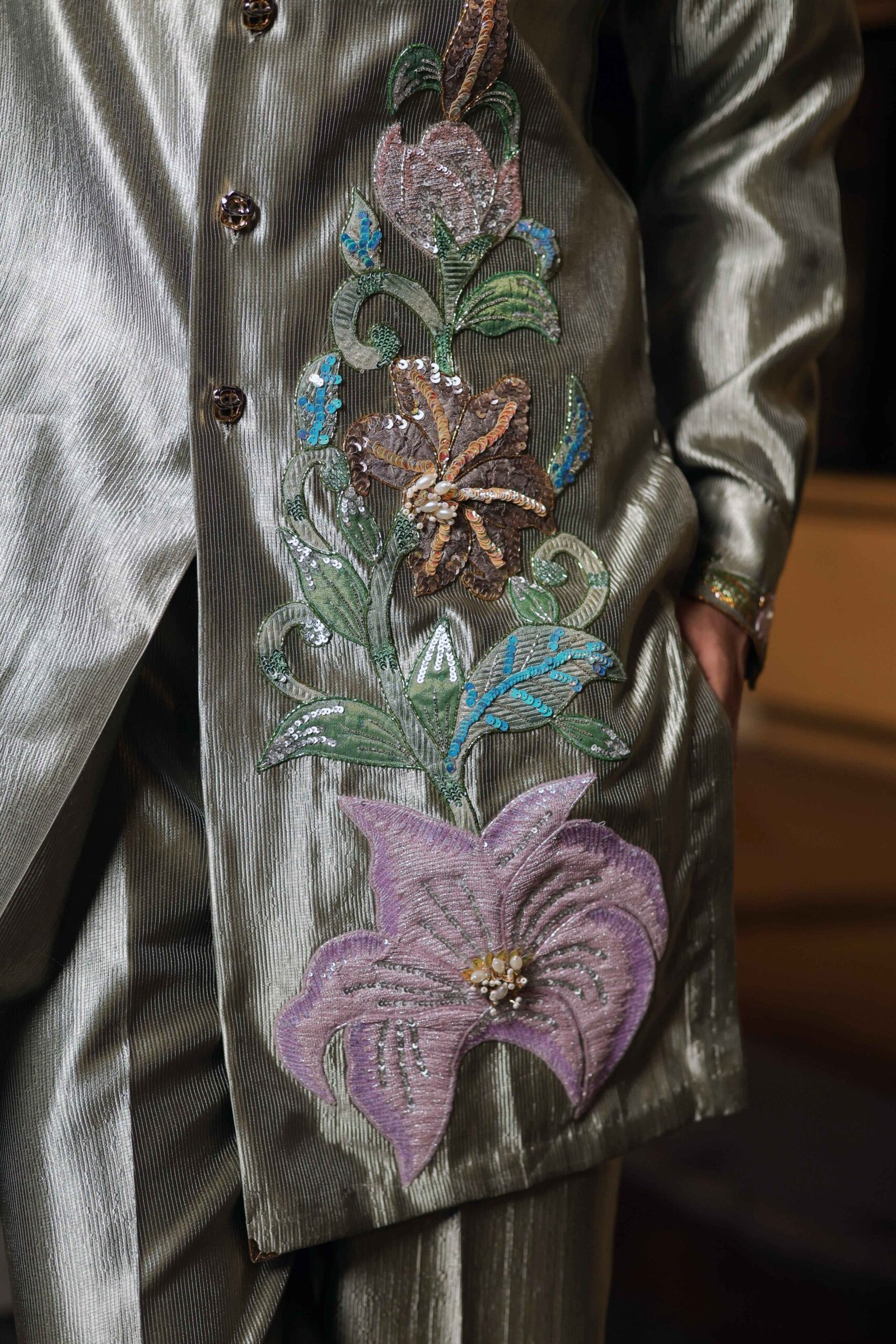 The metallic silk kurta set - Image 4